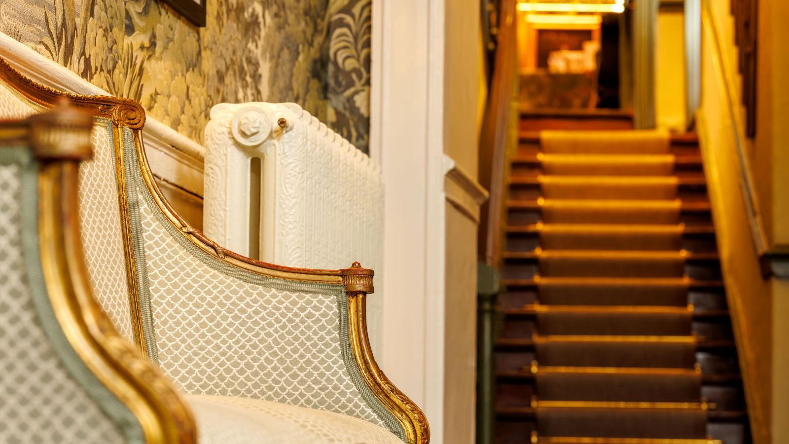 Front Hall 1600 x 1067