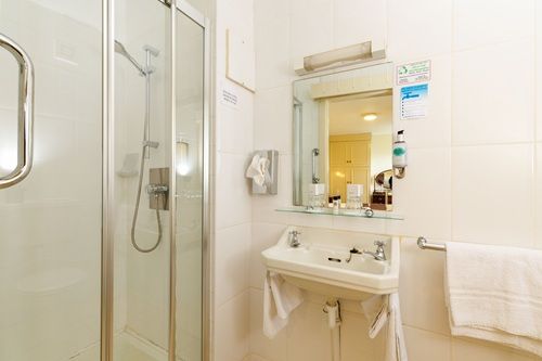 classic bathroom 500x333