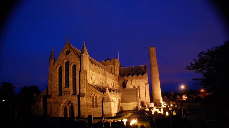 Cathedral at night_master